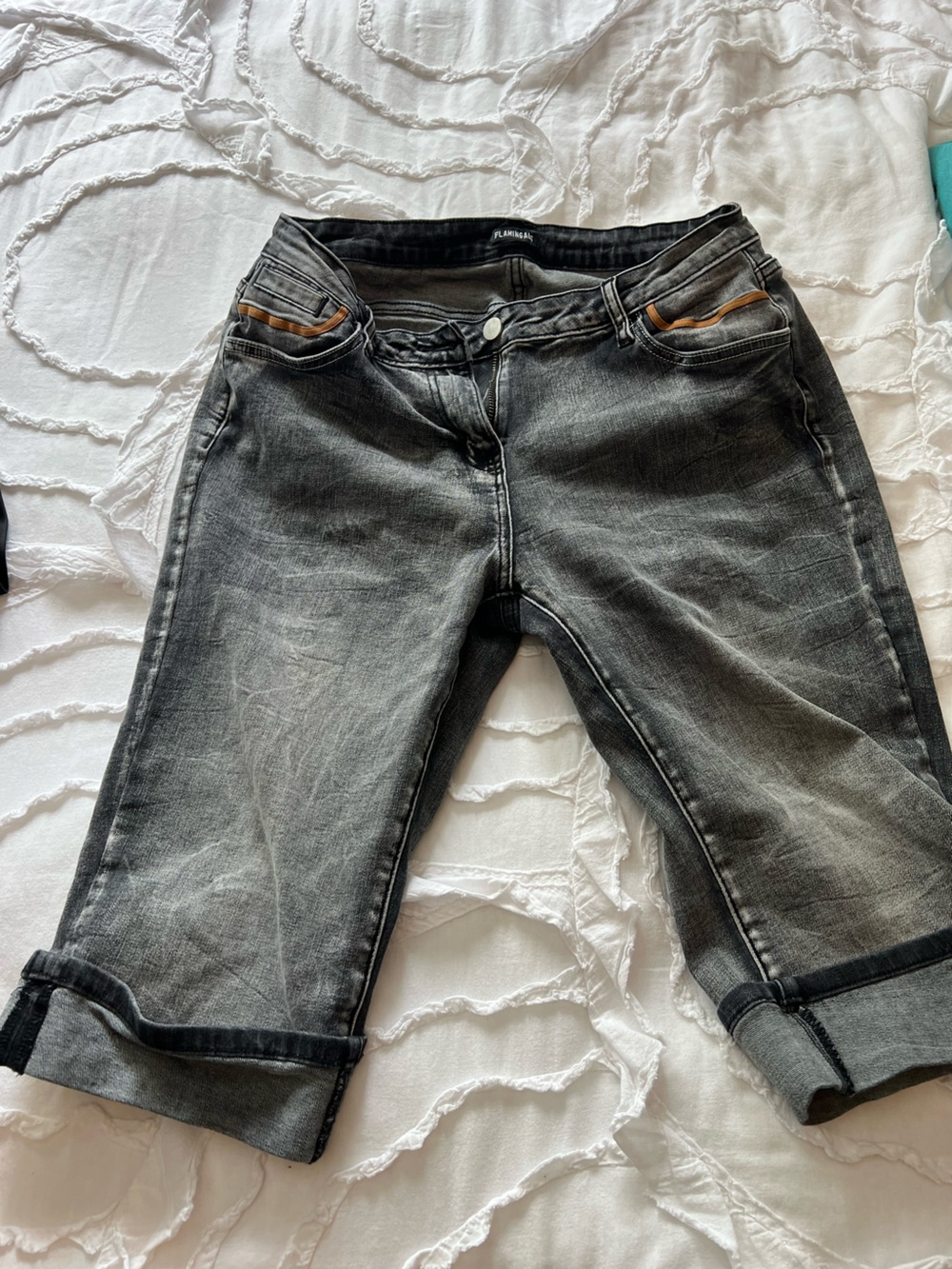 Women’s Black Gray Washed Capri Jeans